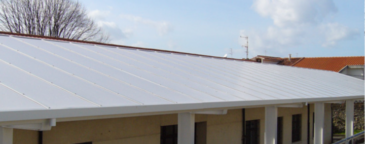 Cubiertas y cerramientos de policarbonato y metacrilato